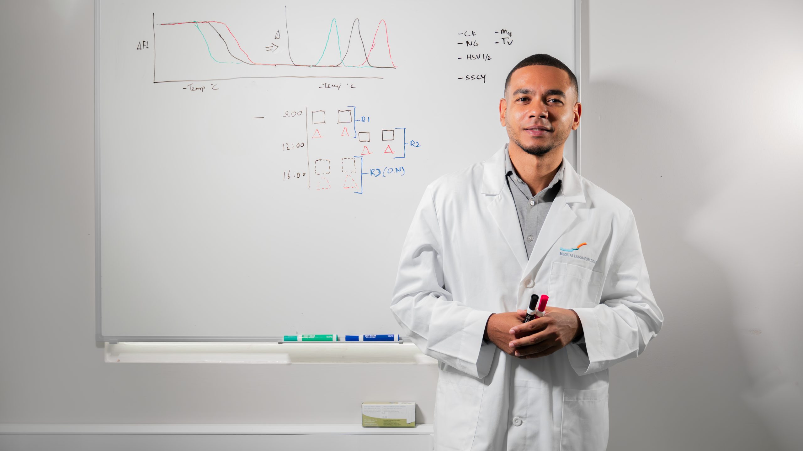 Dr. Angelino Tromp, medical molecular microbiologist at Medical Laboratory Services Curaçao.